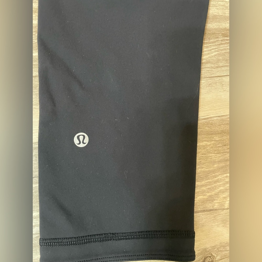 Lululemon Cropped Reversible Leggings Size 10 - Picture 3 of 9